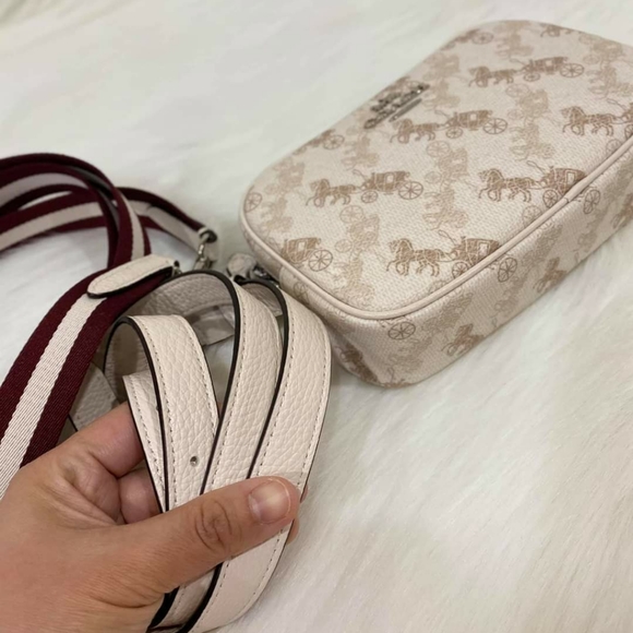 COACH CONVERTIBLE BELT BAG WITH HORSE & CARRIAGE P - Picture 3 of 5